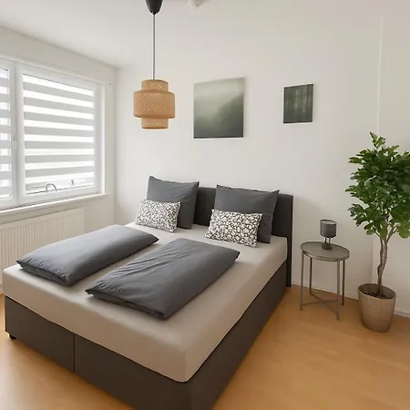 C&v 5 Personen 3 Zentral Smart Tv Wlan Boxspringbett Apartment